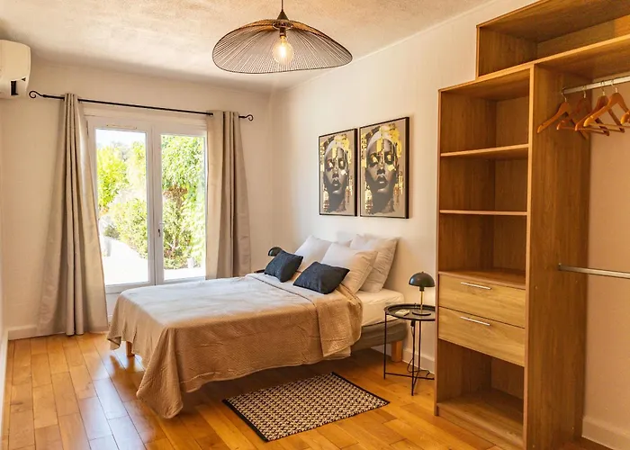 Lisa Porto-vecchio *